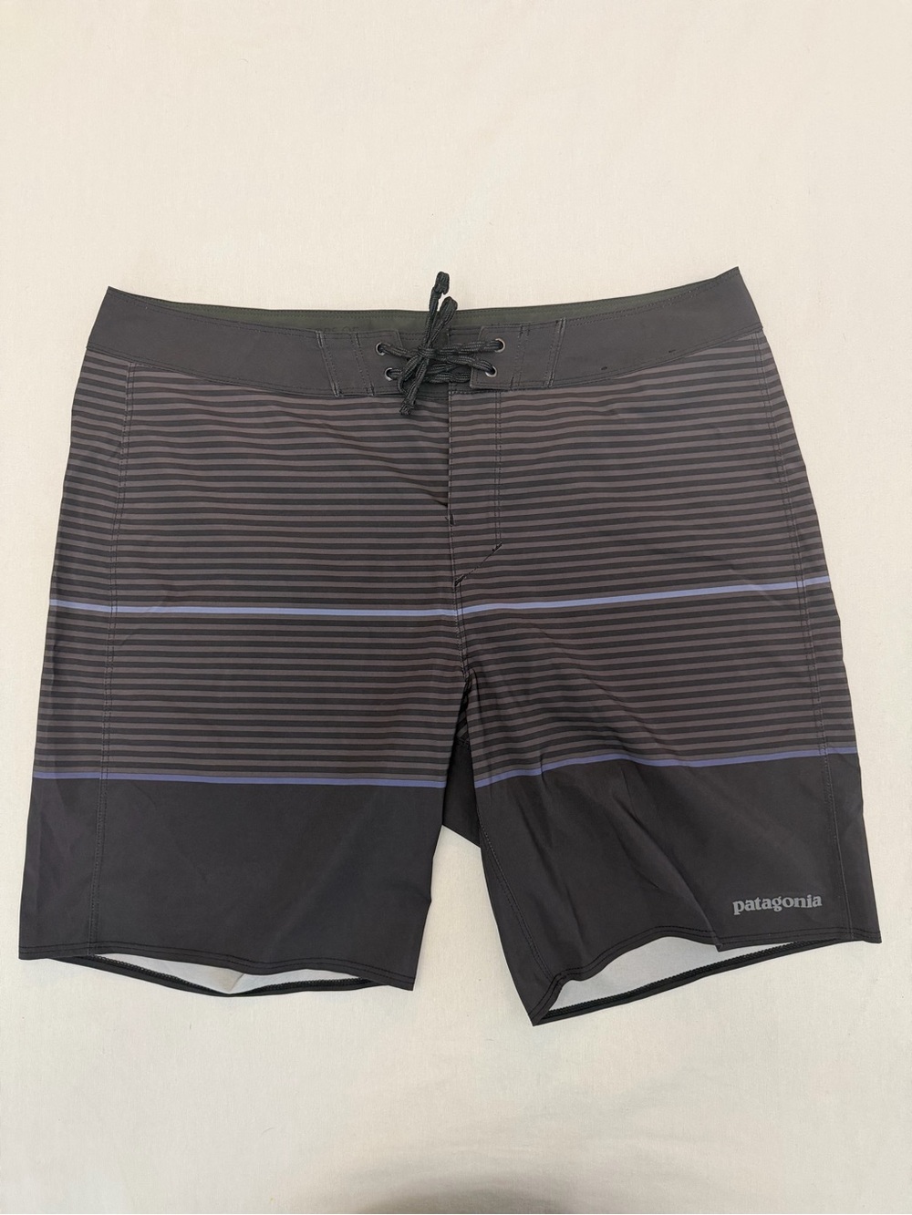 M's Hydropeak Boardshorts - 18 in. Size 33 Style #: E004